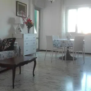 casa-di-alessio-6-posti-letto-a-200-mt-dal-mare.hotelitalianriviera.com/